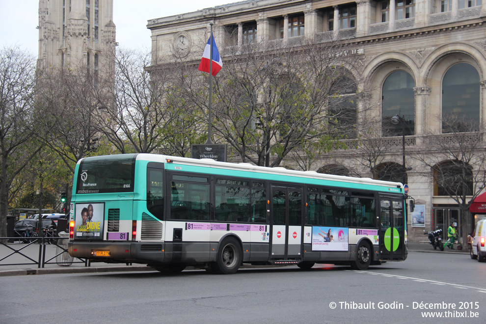 Bus 8166 (771 PLQ 75) sur la ligne 81 (RATP) à Châtelet (Paris)
