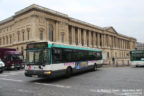Bus 8165 (564 PLQ 75) sur la ligne 81 (RATP) à Louvre - Rivoli (Paris)