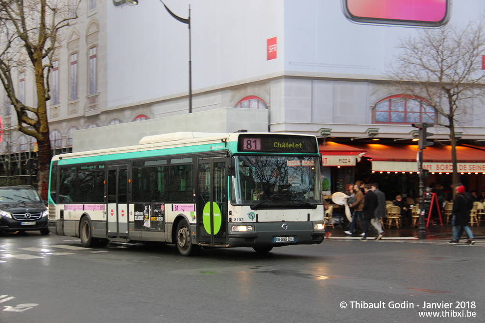 Bus 8102 (DB-889-DH) sur la ligne 81 (RATP) à Châtelet (Paris)