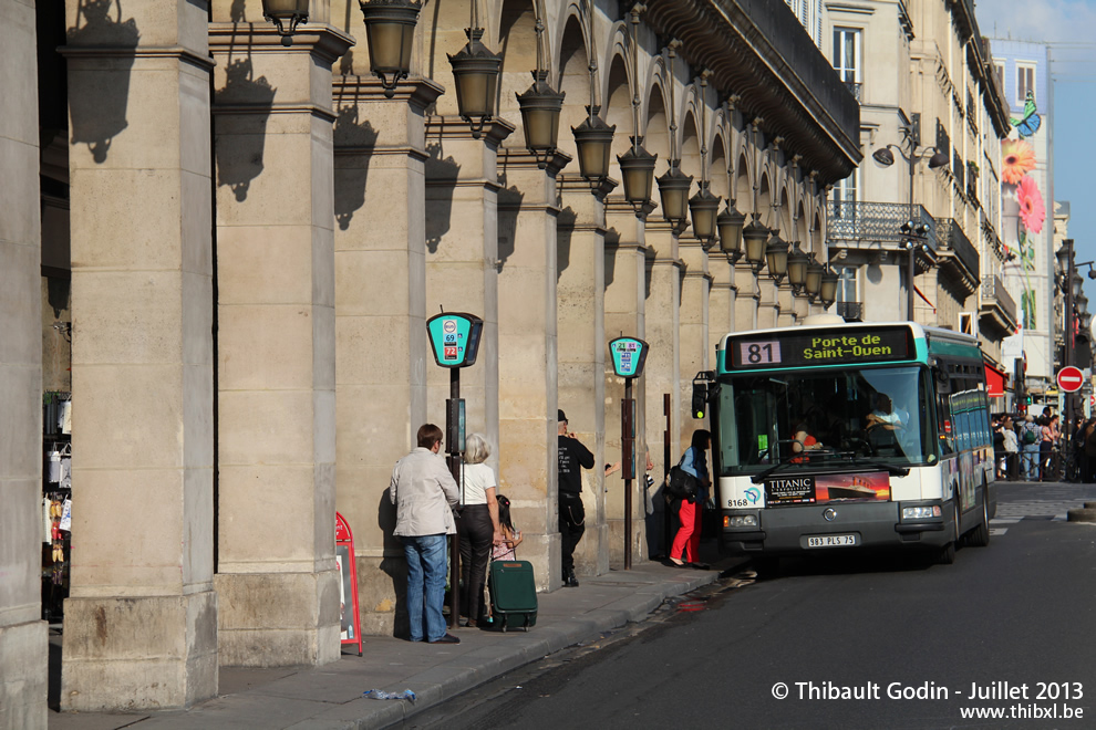 Bus 8168 (983 PLS 75) sur la ligne 81 (RATP) à Louvre - Rivoli (Paris)