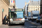 Bus 8159 (135 PKZ 75) sur la ligne 81 (RATP) à Louvre - Rivoli (Paris)