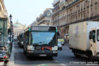 Bus 8169 (985 PLS 75) sur la ligne 81 (RATP) à Pyramides (Paris)