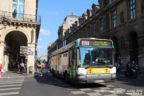 Bus 8164 (806 PLJ 75) sur la ligne 81 (RATP) à Palais Royal Musée du Louvre (Paris)