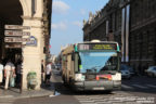 Bus 8159 (135 PKZ 75) sur la ligne 81 (RATP) à Palais Royal Musée du Louvre (Paris)