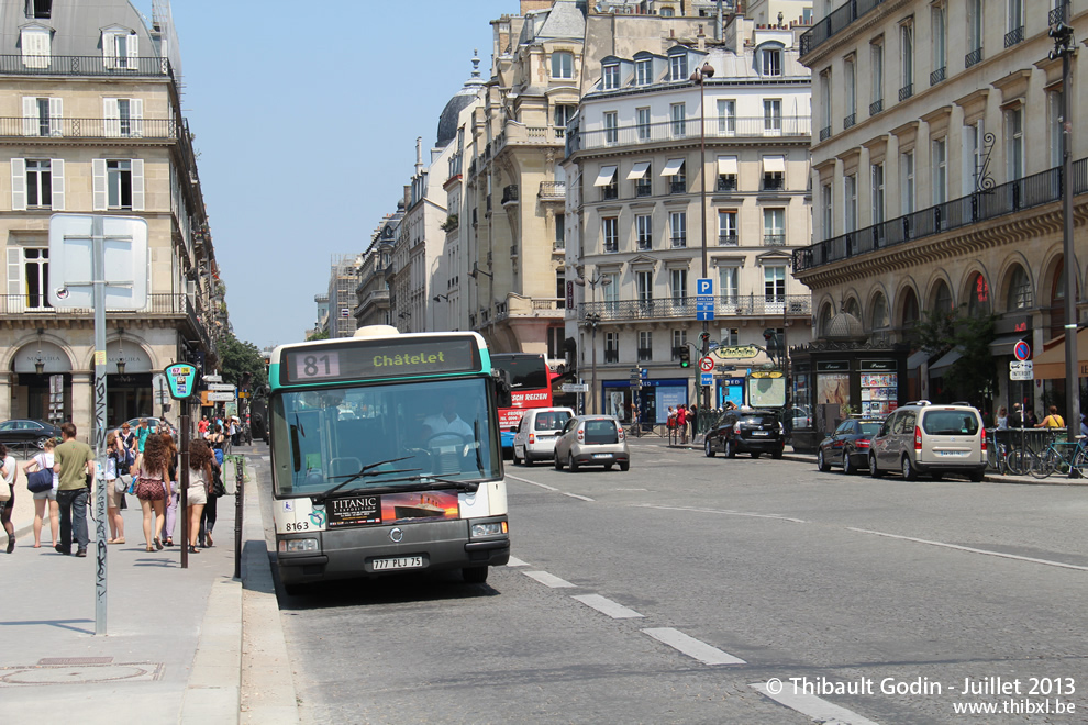 Bus 8163 (777 PLJ 75) sur la ligne 81 (RATP) à Louvre - Rivoli (Paris)