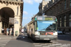 Bus 8159 (135 PKZ 75) sur la ligne 81 (RATP) à Palais Royal Musée du Louvre (Paris)