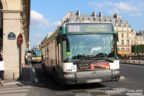 Bus 8168 (983 PLS 75) sur la ligne 81 (RATP) à Louvre - Rivoli (Paris)