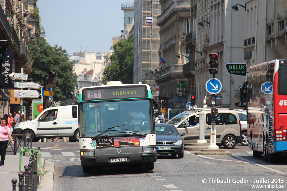 Bus 8163 (777 PLJ 75) sur la ligne 81 (RATP) à Louvre - Rivoli (Paris)