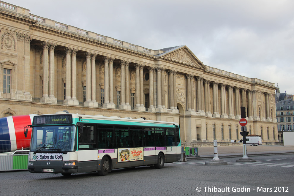 Bus 8163 (777 PLJ 75) sur la ligne 81 (RATP) à Louvre - Rivoli (Paris)