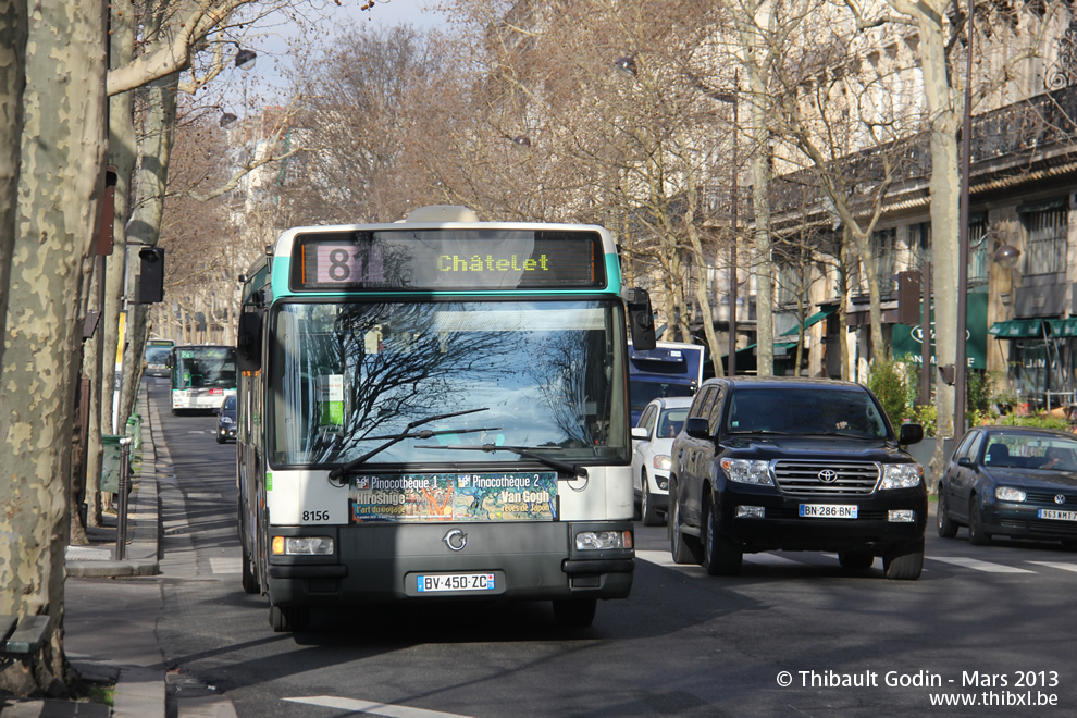 Bus 8156 (BV-450-ZC) sur la ligne 81 (RATP) à Châtelet (Paris)
