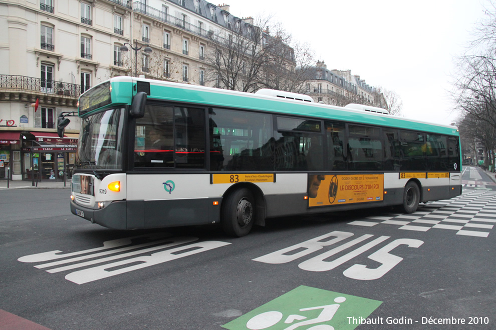 Bus 9319 (340 QWK 75) sur la ligne 83 (RATP) à Val-de-Grâce (Paris)