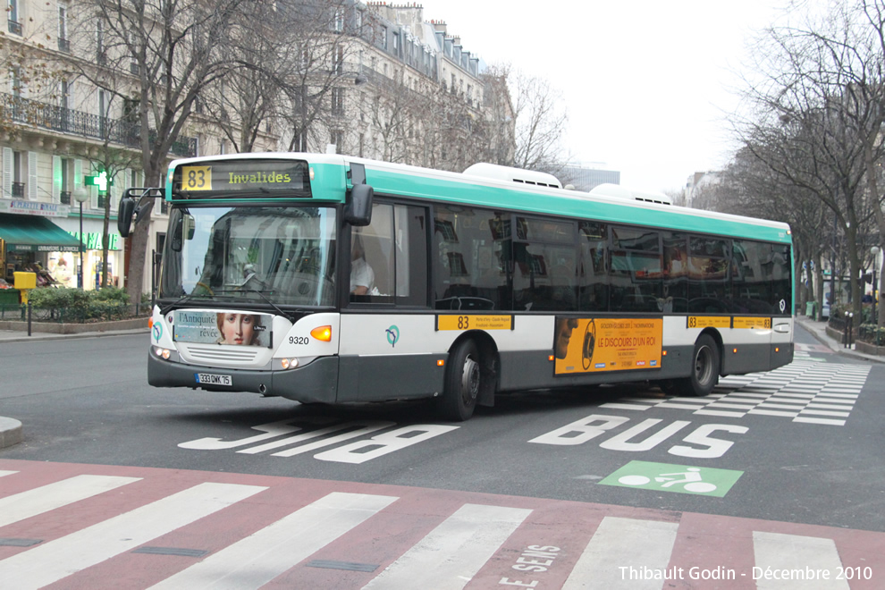 Bus 9320 (333 QWK 75) sur la ligne 83 (RATP) à Val-de-Grâce (Paris)