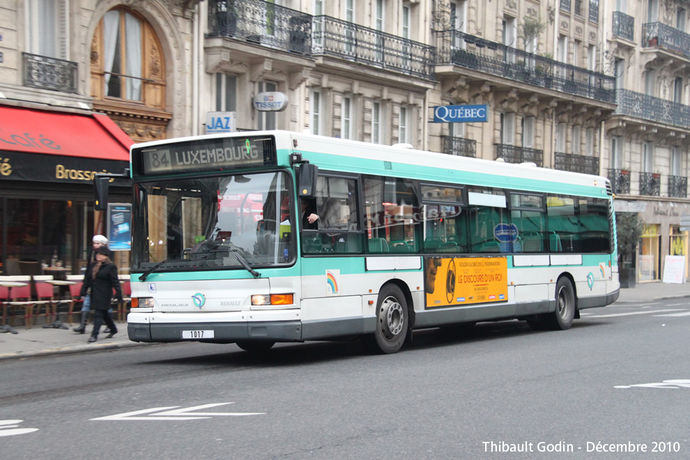 Bus 1017 sur la ligne 84 (RATP) à Luxembourg (Paris)