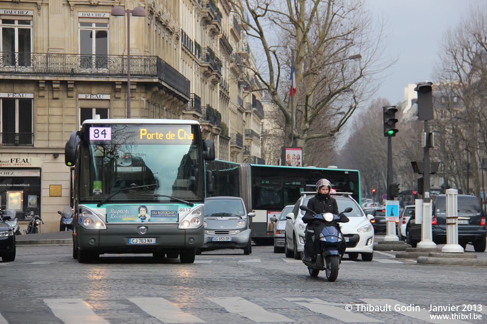 Bus 8617 (CJ-763-NX) sur la ligne 84 (RATP) à Haussmann (Paris)