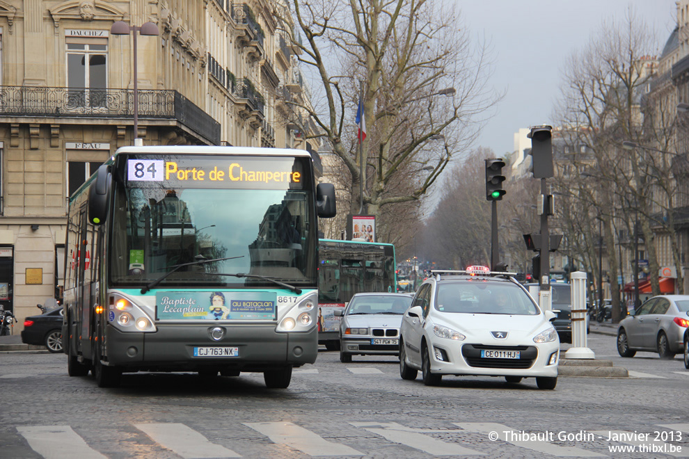 Bus 8617 (CJ-763-NX) sur la ligne 84 (RATP) à Haussmann (Paris)