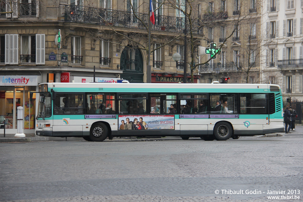 Bus 1003 sur la ligne 84 (RATP) à Pereire (Paris)