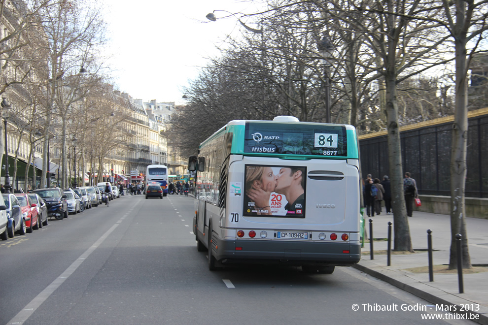 Bus 8677 (CP-109-RZ) sur la ligne 84 (RATP) à Luxembourg (Paris)