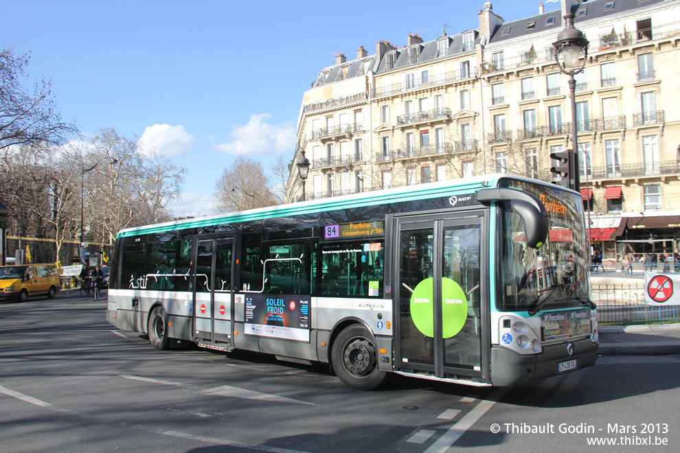 Bus 8688 (CP-438-SA) sur la ligne 84 (RATP) à Luxembourg (Paris)