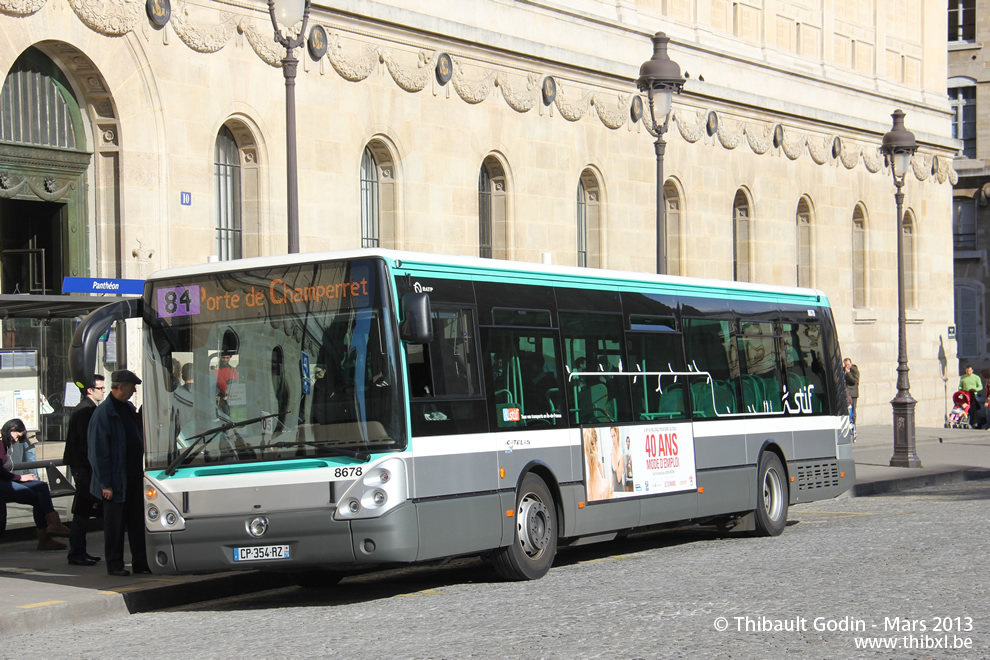 Bus 8678 (CP-354-RZ) sur la ligne 84 (RATP) à Panthéon (Paris)