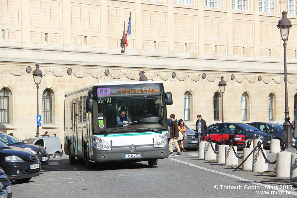 Bus 8678 (CP-354-RZ) sur la ligne 84 (RATP) à Panthéon (Paris)