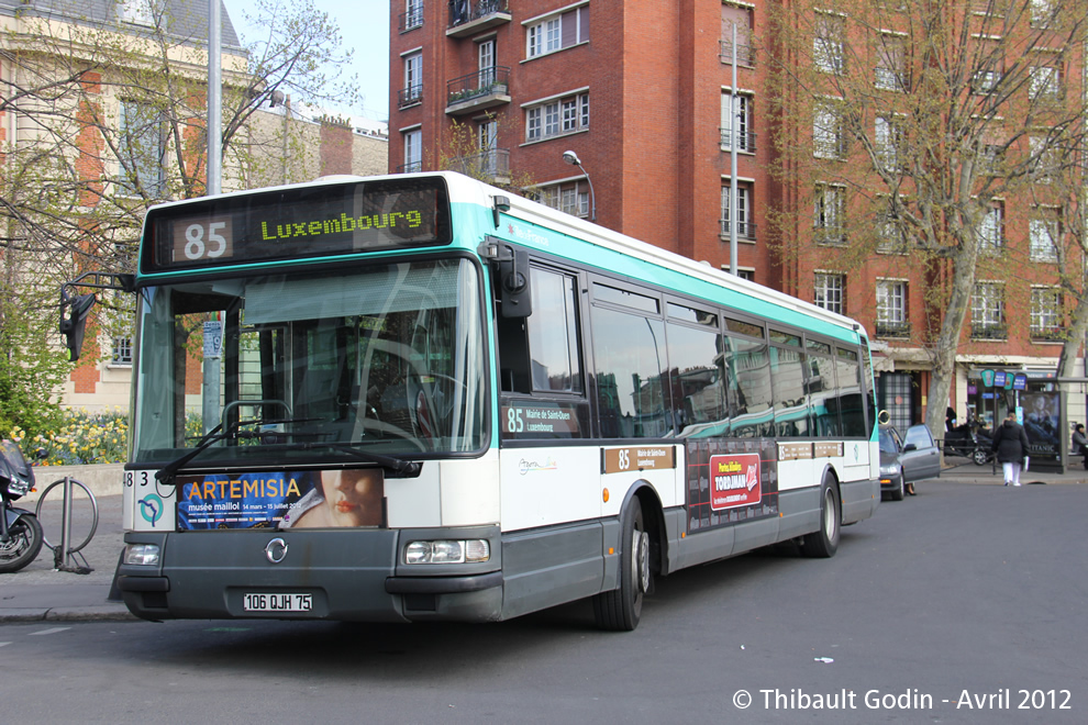 Bus 8483 (106 QJH 75) sur la ligne 85 (RATP) à Saint-Ouen