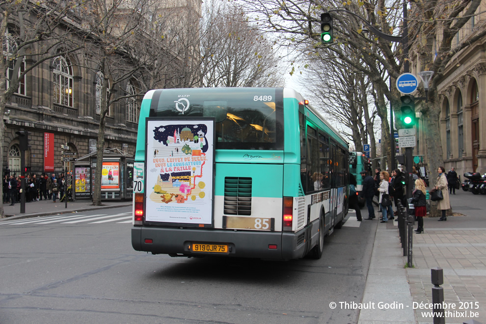 Bus 8489 (919 QJR 75) sur la ligne 85 (RATP) à Cité (Paris)