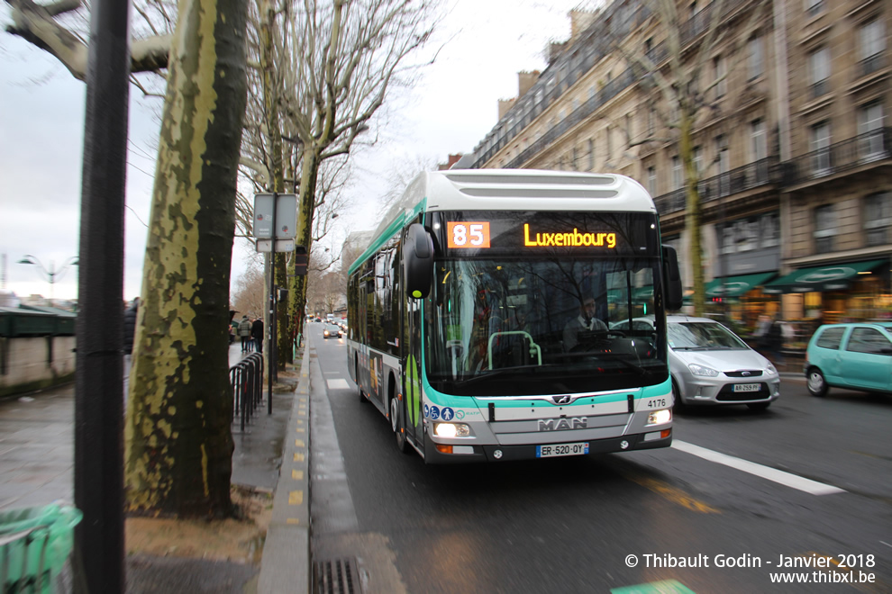 Bus 4176 (ER-520-QY) sur la ligne 85 (RATP) à Châtelet (Paris)