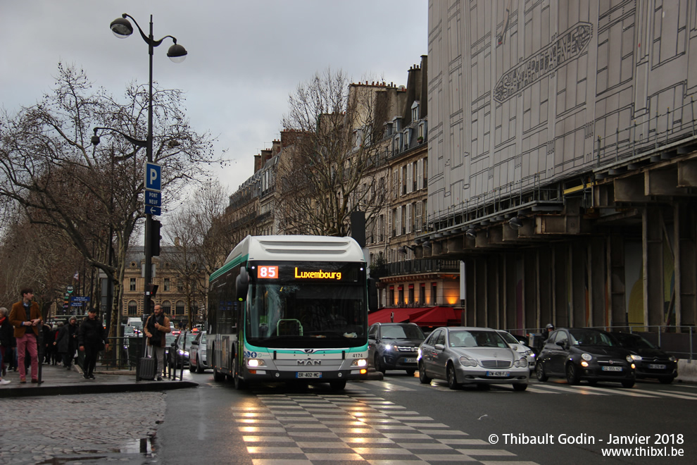 Bus 4174 (ER-402-MC) sur la ligne 85 (RATP) à Pont Neuf (Paris)