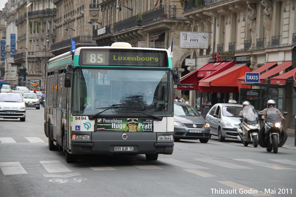 Bus 8494 (899 QJR 75) sur la ligne 85 (RATP) à Bourse (Paris)