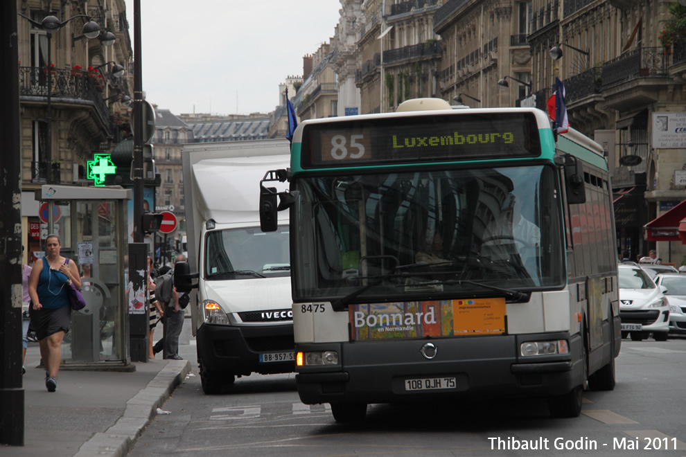 Bus 8475 (108 QJH 75) sur la ligne 85 (RATP) à Bourse (Paris)