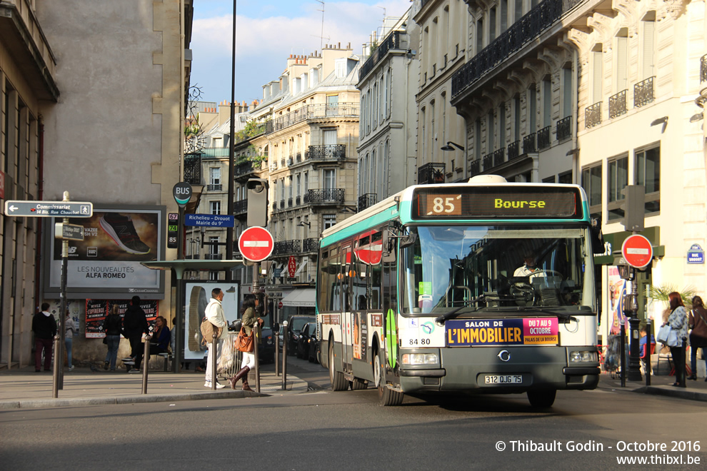 Bus 8480 (312 QJG 75) sur la ligne 85 (RATP) à Richelieu - Drouot (Paris)
