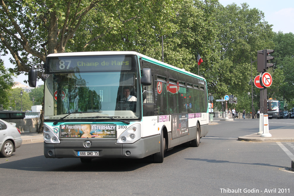 Bus 3100 (666 QWD 75) sur la ligne 87 (RATP) à Institut du Monde Arabe (Paris)