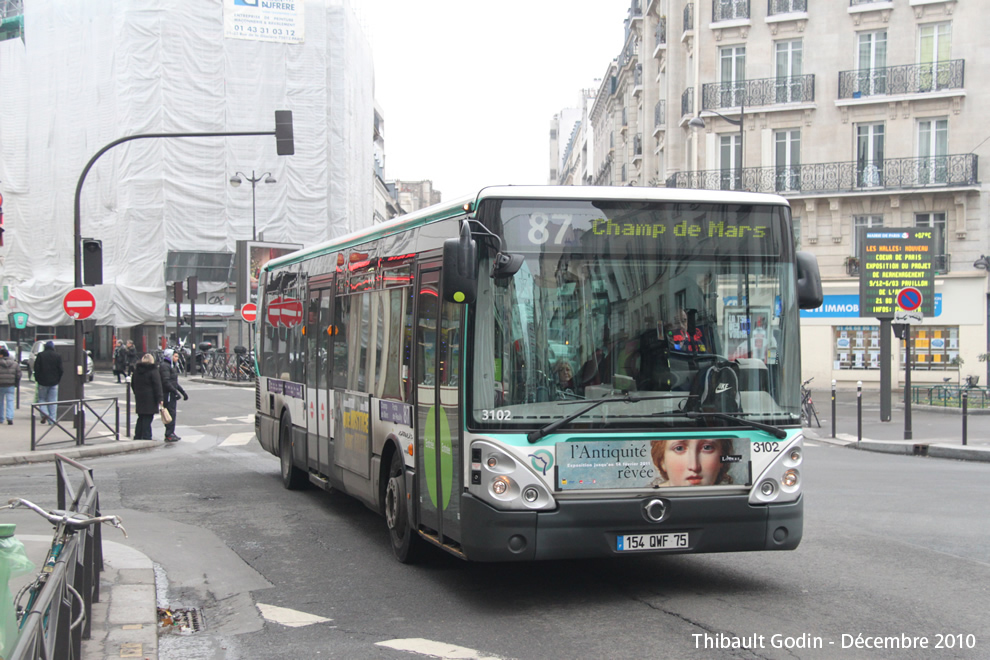 Bus 3102 (154 QWF 75) sur la ligne 87 (RATP) à Dugommier (Paris)