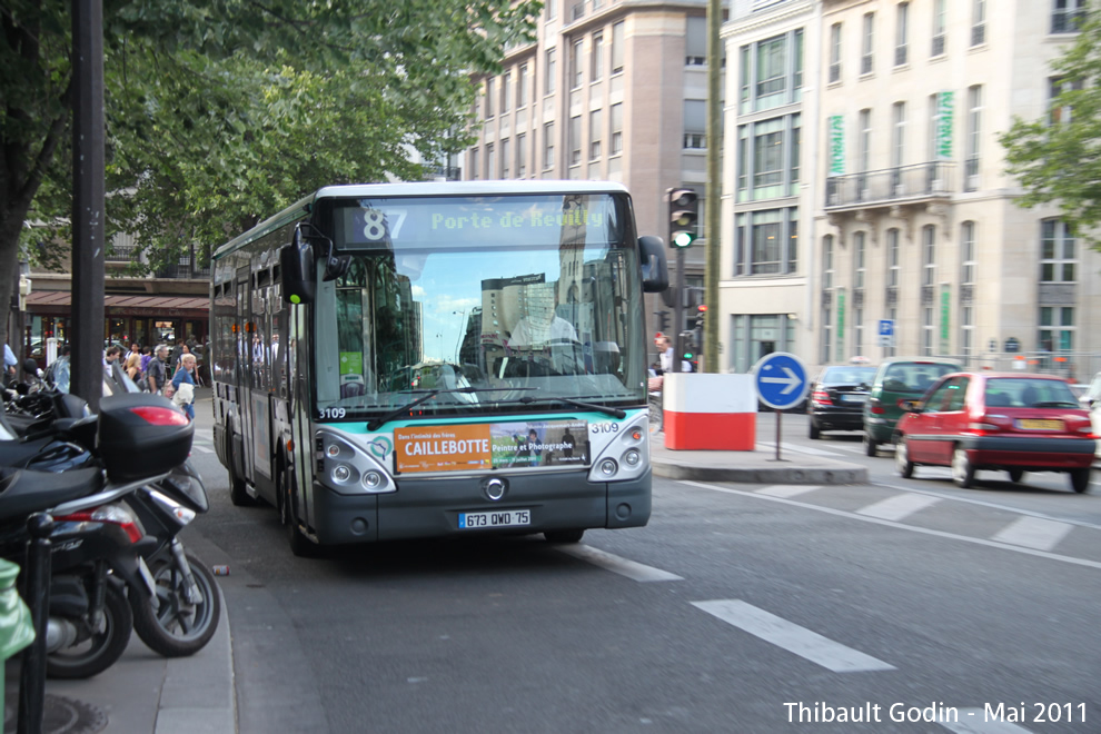 Bus 3109 (673 QWD 75) sur la ligne 87 (RATP) à Gare de Lyon (Paris)