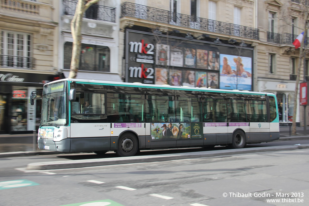 Bus 3101 (534 QWC 75) sur la ligne 87 (RATP) à Odéon (Paris)