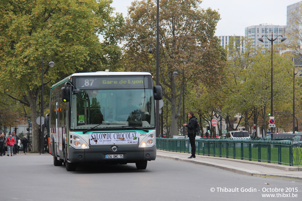 Bus 3101 (534 QWC 75) sur la ligne 87 (RATP) à Champ de Mars (Paris)