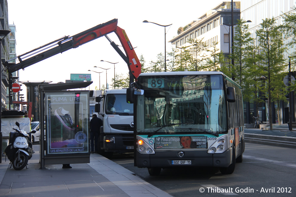 Bus 3059 (602 QVF 75) sur la ligne 89 (RATP) à Bibliothèque François Mitterrand (Paris)