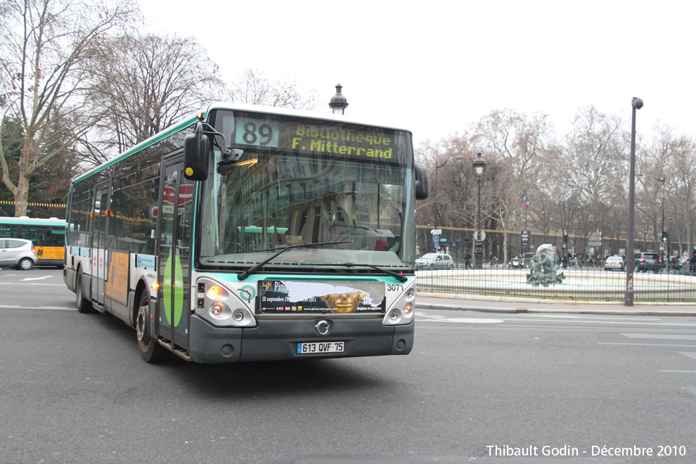 Bus 3071 (613 QVF 75) sur la ligne 89 (RATP) à Luxembourg (Paris)