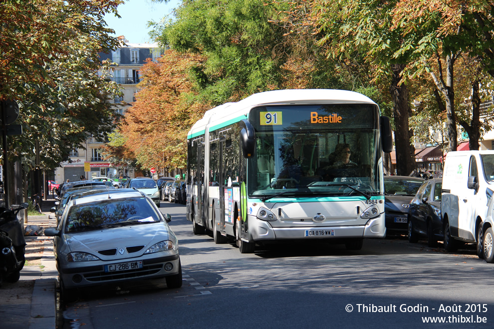 Bus 4584 (DA-816-WW) sur la ligne 91 (RATP) à Montparnasse - Bienvenüe (Paris)