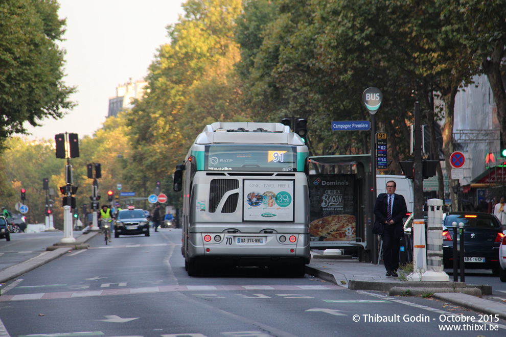 Bus 4574 (DA-374-WN) sur la ligne 91 (RATP) à Vavin (Paris)