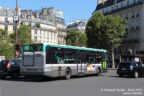 Bus 8797 (DB-447-CT) sur la ligne 92 (RATP) à Montparnasse - Bienvenüe (Paris)