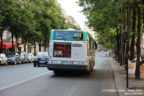 Bus 8792 (DA-344-JF) sur la ligne 92 (RATP) à Charles de Gaulle - Étoile (Paris)