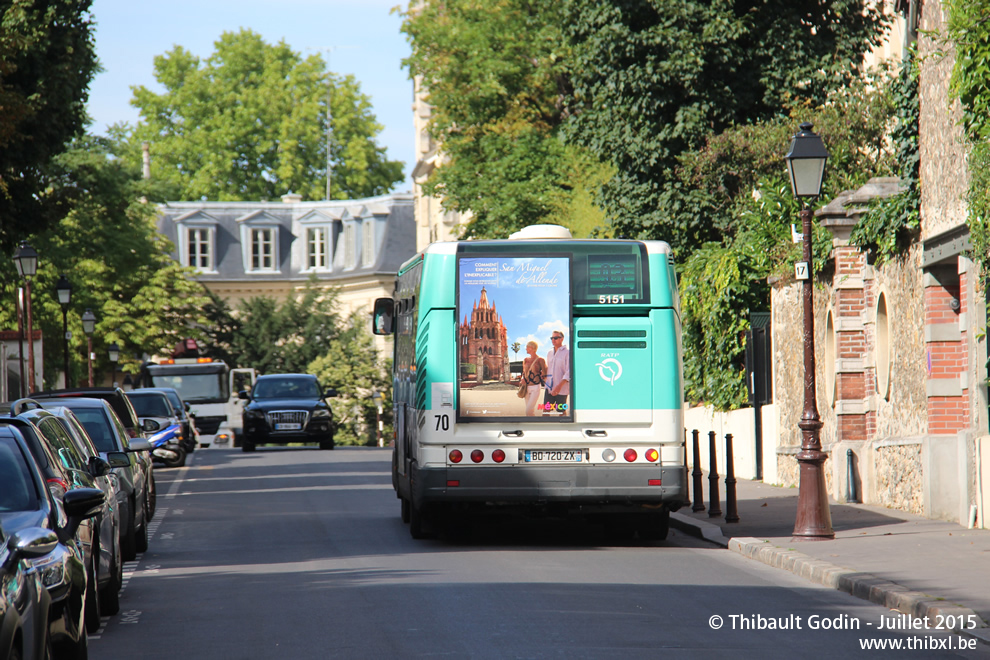 Bus 5151 (BD-720-ZX) sur la ligne 93 (RATP) à Neuilly-sur-Seine