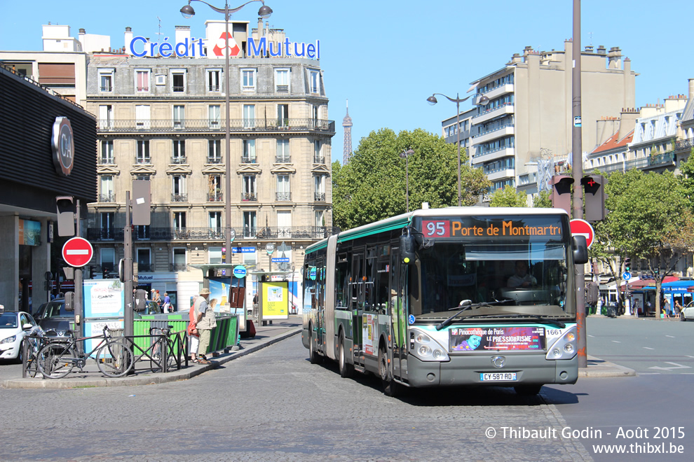 Bus 1661 (CY-587-RD) sur la ligne 95 (RATP) à Montparnasse - Bienvenüe (Paris)