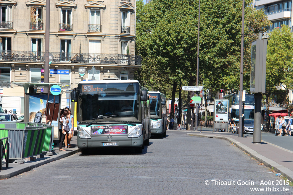 Bus 1661 (CY-587-RD) sur la ligne 95 (RATP) à Montparnasse - Bienvenüe (Paris)