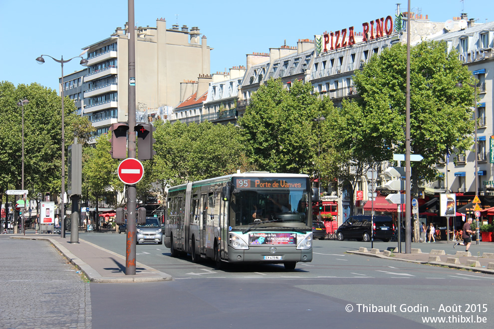 Bus 1676 (CY-479-NL) sur la ligne 95 (RATP) à Montparnasse - Bienvenüe (Paris)