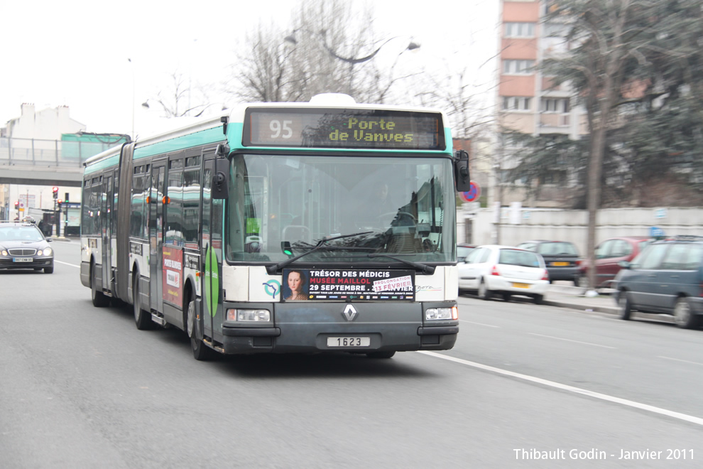 Bus 1623 sur la ligne 95 (RATP) à Porte de Montmartre (Paris)