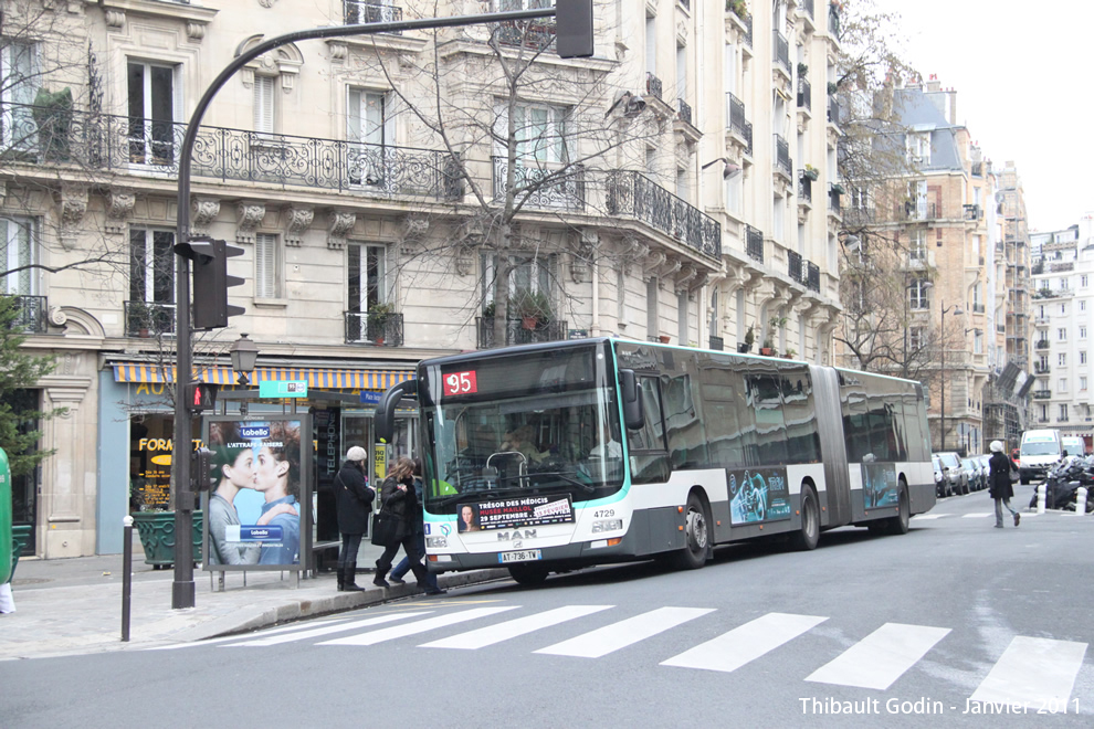 Bus 4729 (AT-736-TW) sur la ligne 95 (RATP) à Guy Môquet (Paris)