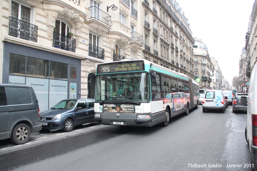 Bus 1650 sur la ligne 95 (RATP) à Porte de Montmartre (Paris)