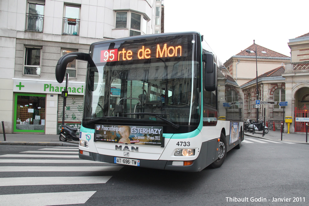 Bus 4733 (AT-696-TW) sur la ligne 95 (RATP) à Guy Môquet (Paris)